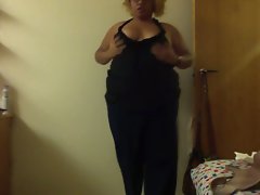 Big girl dancing to Skin