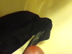 Cumming on wifes panty Sperma auf den String meiner Frau