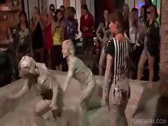 WAM lesbos fighting in mud at a sexparty