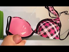 Pink Bra Cumshot 01